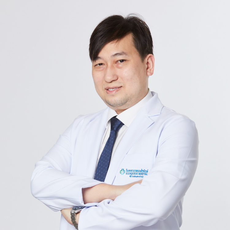 นายแพทย์ สิริทธินทร์ ฉันศิริกาญจน