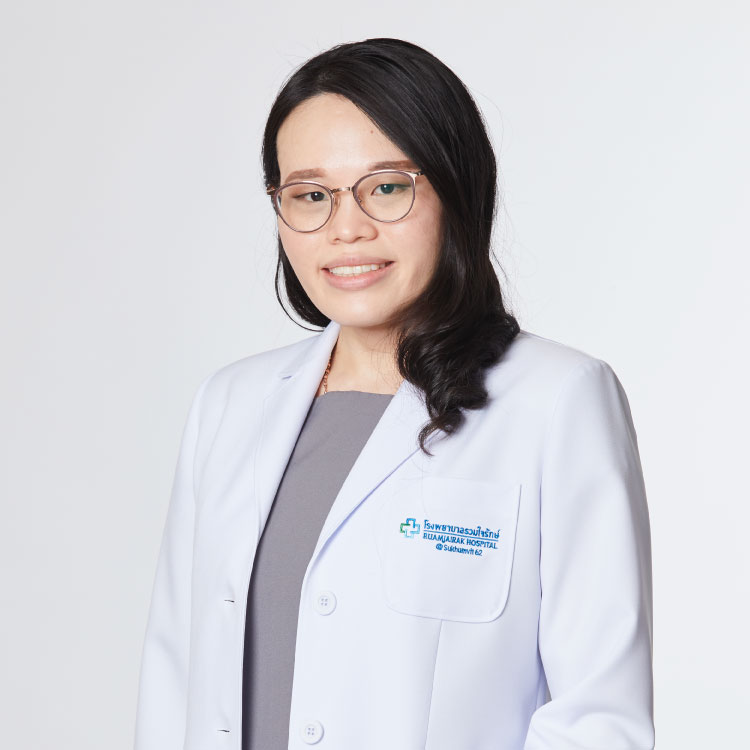 แพทย์หญิง ศรัญญา พานิชาภรณ์