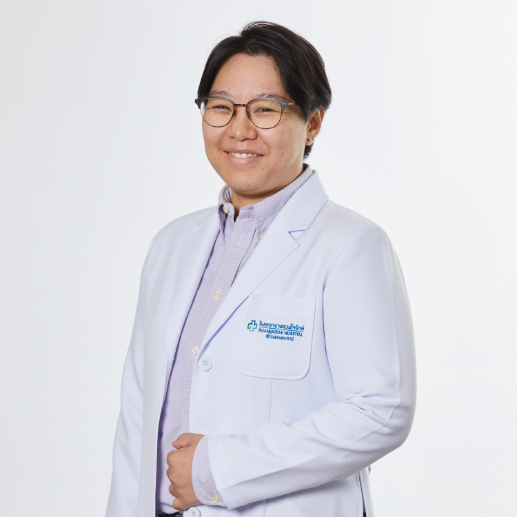 แพทย์หญิง ภารวี ประยูรหงษ์